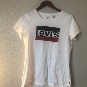 Levi’s T-shirt!